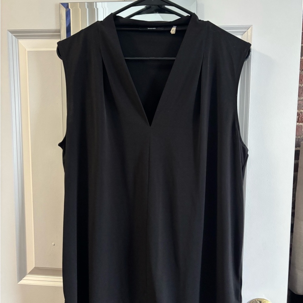 Tahari Black V-Neck Sleeveless Blouse